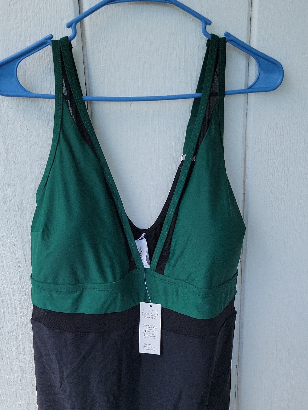 Cupshe Green and Black V-Neck Colorblock Swim Suit One Piece